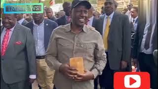 RUTO RAIS WA KENYA AINGIA MTAANI KULA MAHINDI YA KUCHOMA-KAMA MAGUFULI ALIVYO FANYA