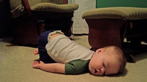 Kumpulan video bayi ngantuk berat lucu bagian 2