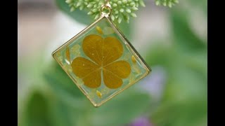 Fresh Clover in Resin Pendant, Easy To Make Resin Pendant