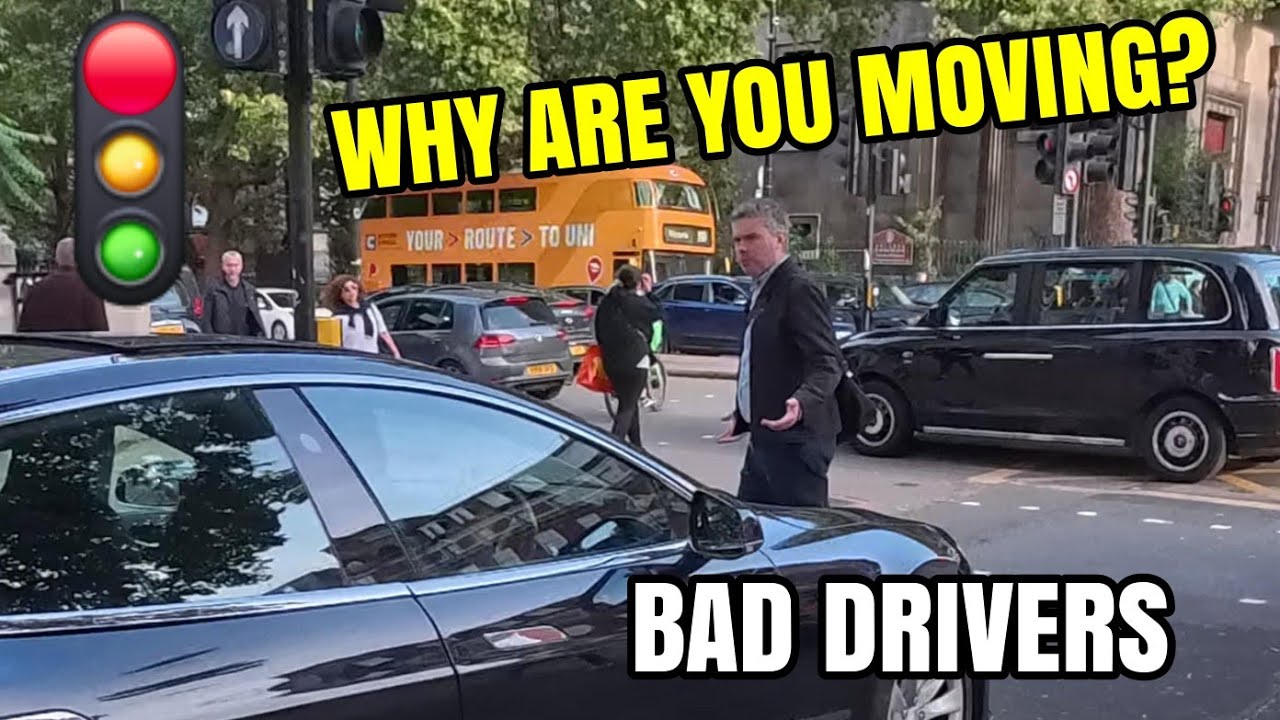 Пешеход пытается перейти дорогу — водители отказываются останавливаться! — Плохие водители