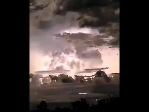 انفجار السحاب البروق