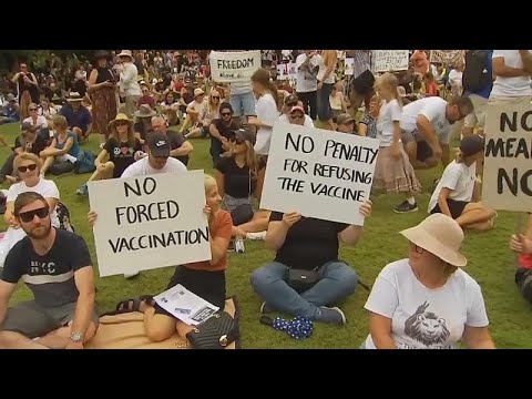 Демонстрации против ограничений и обязательной вакцинации…