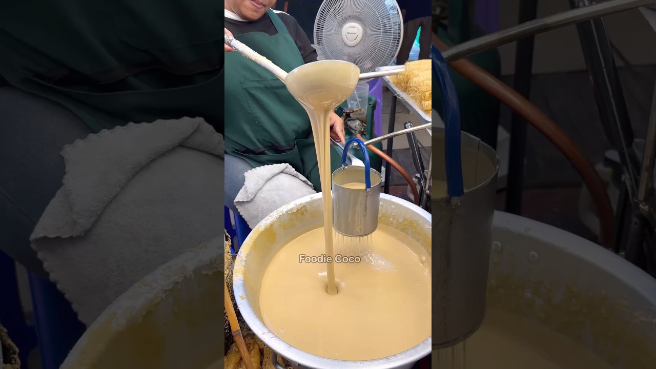 Удивительные хрустящие закуски из пальмового сахара — тайская уличная еда