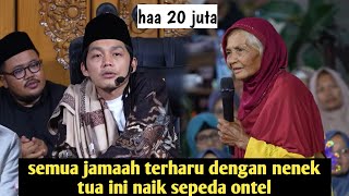 Everyone was moved by this old grandmother from Kediri riding a bicycle.