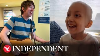 Plain White T's singer performs Hey There Delilah for young cancer patient with same name Resimi