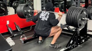 The lightest 7-plate squat I’ve ever done. 675lbs @ 203lbs BW. No belt or sleeves.