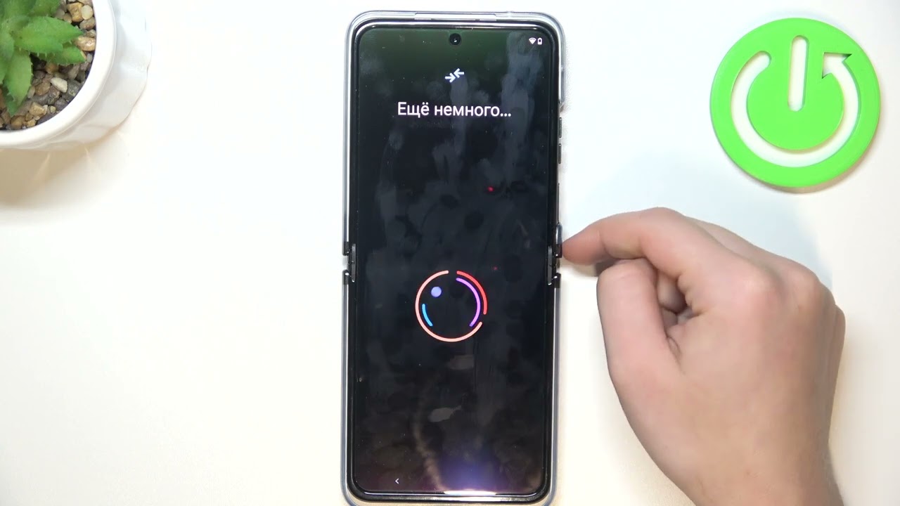 Motorola Razr 40 Ultra | Как первый раз настроить Motorola Razr 40 Ultra - Процесс настройки