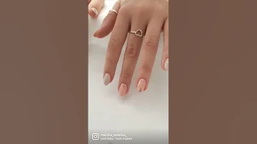 Manicure Unghie Nails Colore Nude E Sabbia Di Martina Estetica Unghie Particolari Eleganti Delicate 