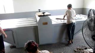 paperboard die cutting machine.avi