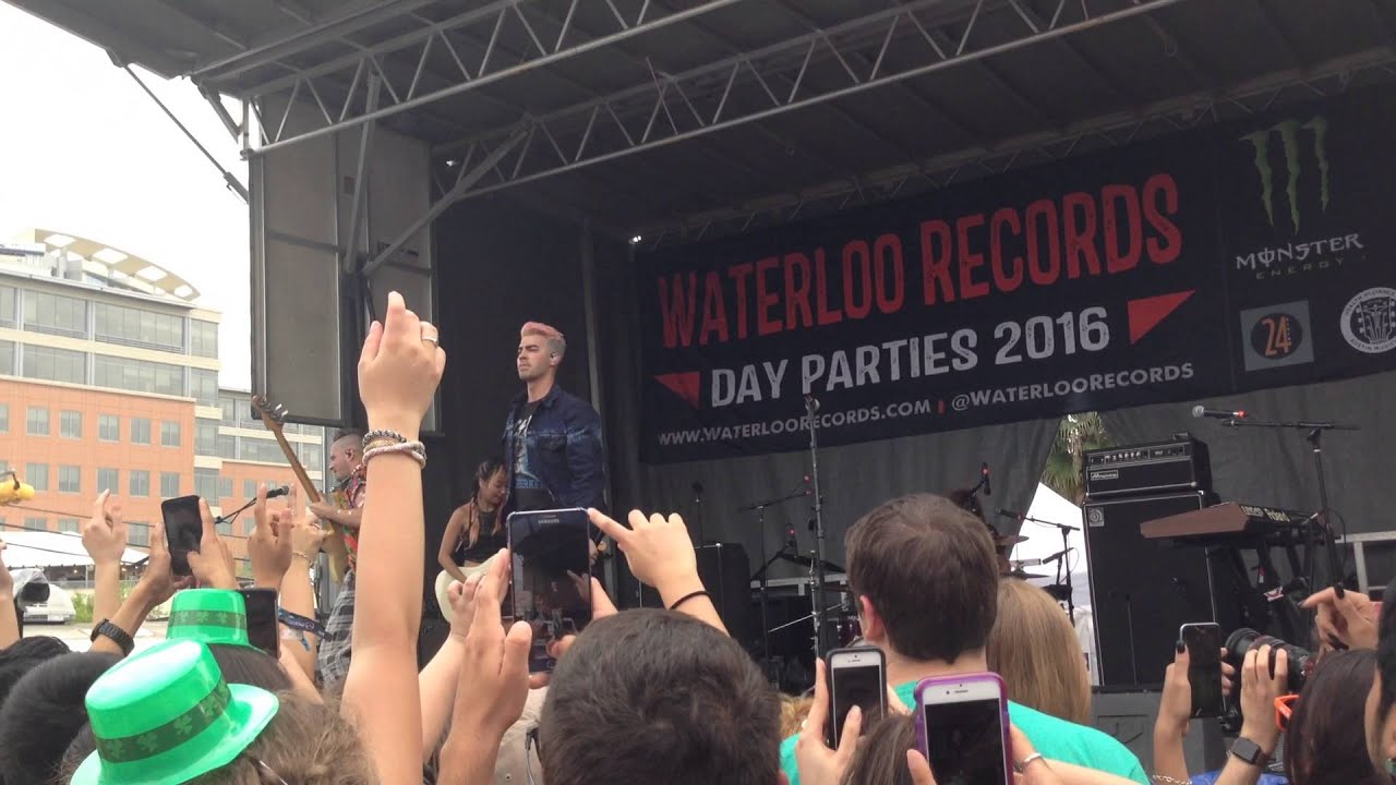 DNCE Cake By The Ocean (live) YouTube