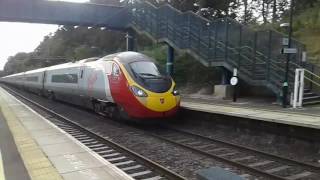Trains at: Apsley, WCML, 12/10/16