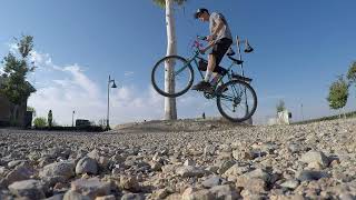 Parking Lot Hops // Eat Your Snacks Art
Riding around the Tesoro Viejo area with Art, we stopped to take a break and grab some water and snack. I noticed these tree berms were everywhere and perfect for little hops. Check out Art in the background looking for his food!
Subscribe to this channel for more and check out Art Falcon below!
https://www.youtube.com/channel/UCffCvhTRG2HmDEn0PC0Kjkw
#bikes #rideabike #mtb #cycling #cyclist #artfalcon #dleethatme #tesoro #bikeride #bike #bicycle #bicycles #gtbicycles #mongoosebicycles #wheelie #bunnyhop #berms #rocks #etniesmtb #camelback #blueskies #trees #enjoyplants #shortvid #vintagemtb #mtb #26aintdead #ratbike #commuterbike #commuterbikes Parking Lot Hops // Eat Your Snacks Art