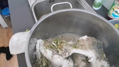 Cá trắm đen 6kg hấp gừng sả, vịt đồng hấp chấm tương tỏi ớt một hương vị của làng quê Việt Nam.