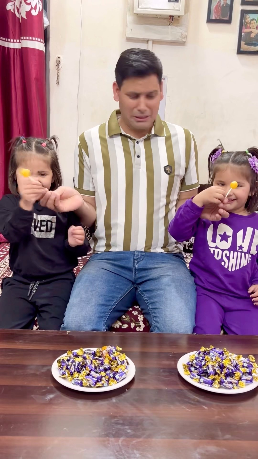 Papa ne Vedika akshita se lollipop chin li??