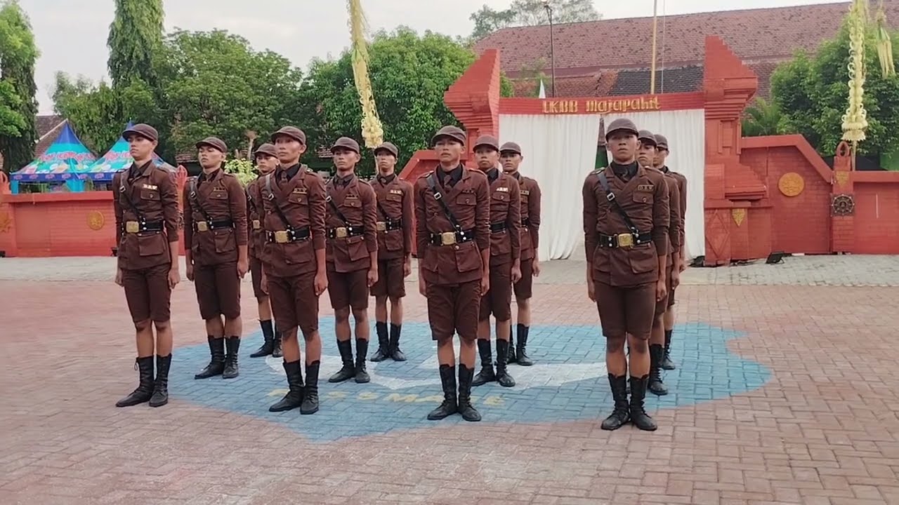 BIKIN TAKJUB BANGET | PENAMPILAN PASKIBRA SMKN 3 SALATIGA RAIH JUARA UTAMA 2 DI LKBB MAJAPAHIT