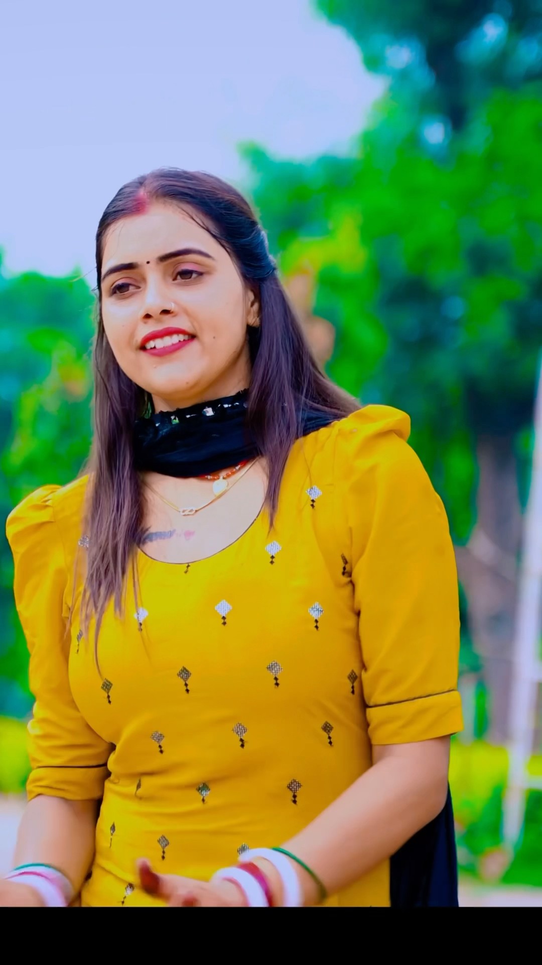 राजा तेरी मैया लड़े मोसे रोज #shorts #dance #meenu #trending #trendingshorts