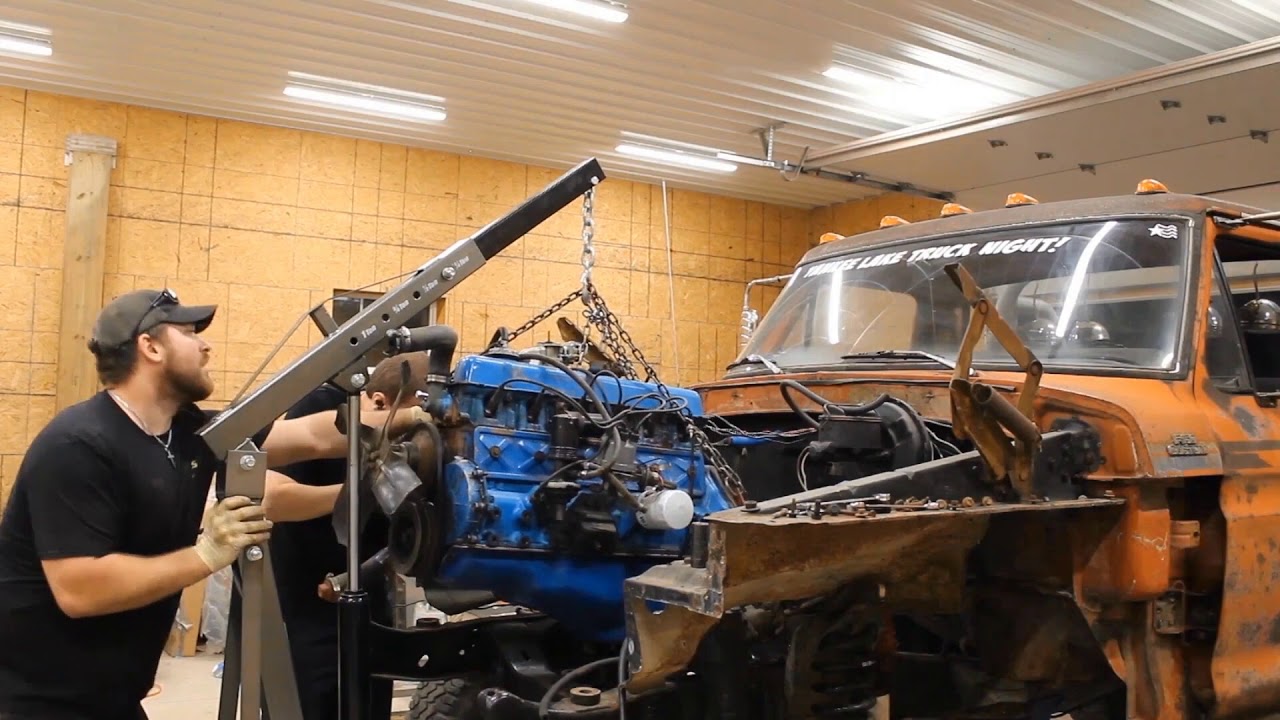 changing an engine on a 1978 Ford F150 - YouTube