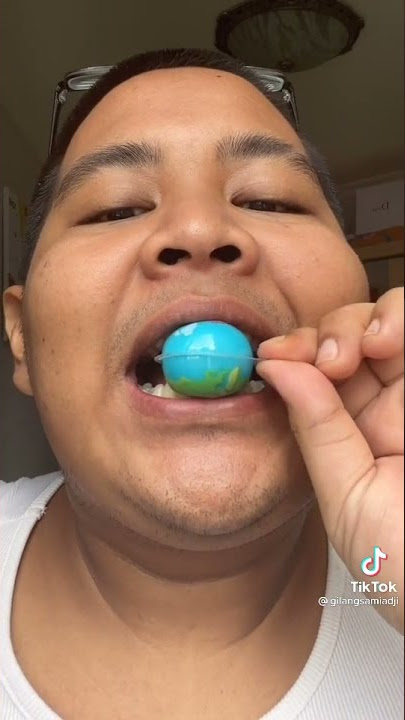 Gilang samiadji makan permen bola korea yang lagi viral di tiktok