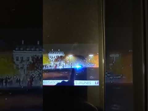 Mort Dun Gilet Jaune A Paris Le 24 Novembre Youtube