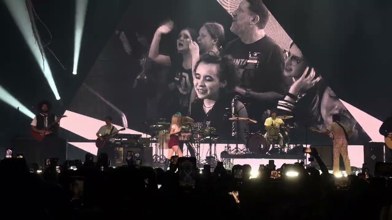 Paramore - Still Into You [Live @ Houston] 07/11/2023