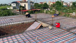 How Skilled Workers Build Reinforced Concrete Ceilings Quickly and to Standard