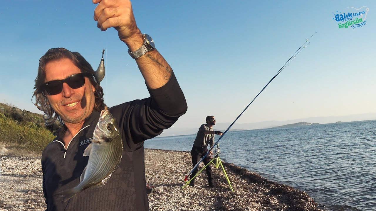 BAKİR SAHİLDE BALIK BASKINI!! KIYIDAN İNANILMAZ BİR AV!!