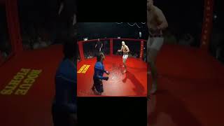 Лысого наглеца заставили целовать канвас. #shorts