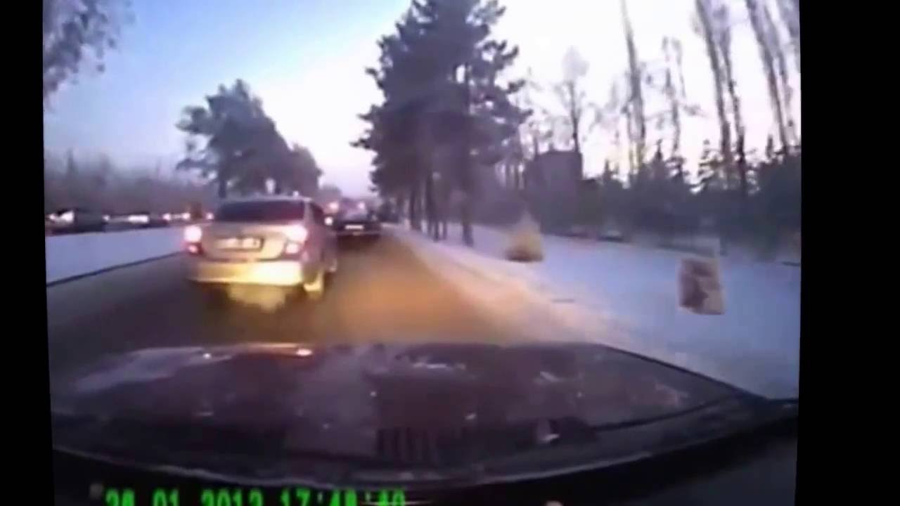 Белый ситроен авария