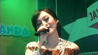 Esem Lan Guyumu Voc. Lintang - AREVA MUSIC HOREEE Live Gatak Sukoharjo chords