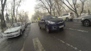 Как не пропускают пешехода в Алматы 002