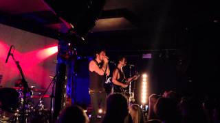 ABBY covers &#39;Howling&#39; by Ry Cuming at their concert Berlin / Bi Nuu