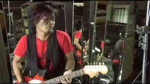 ESTRANGED - Yang Pernah (Official Music Video)