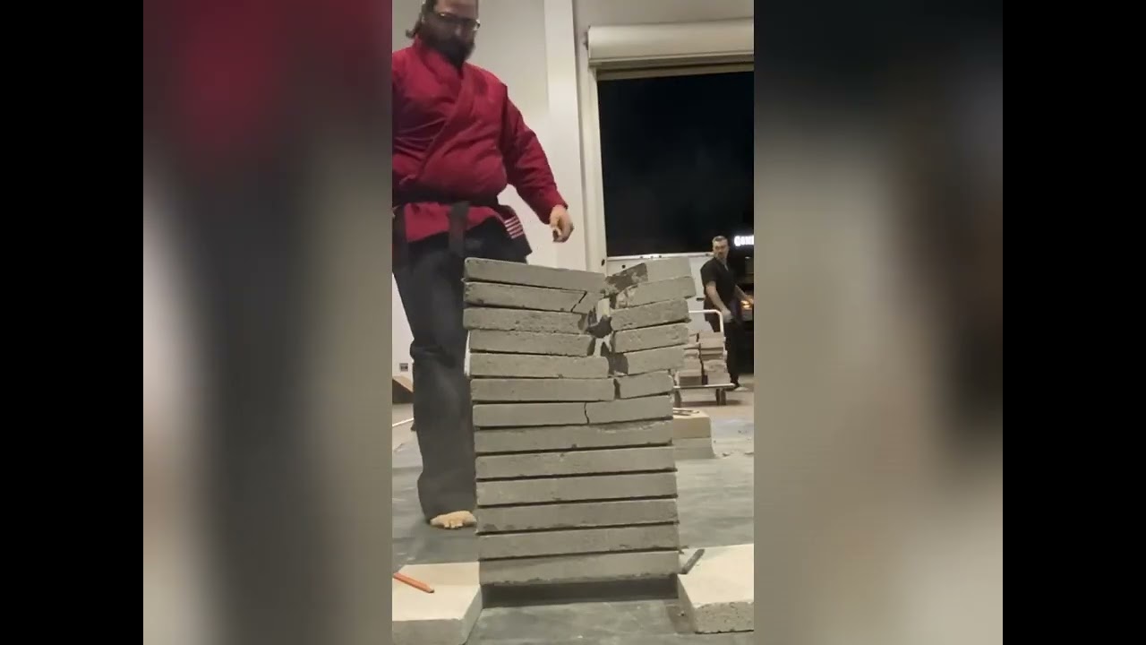 Испытание на высшую силу | Удар рукой в ​​стиле каратэ, разбивание бетона 