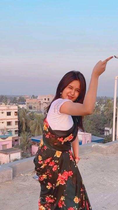 Ranu bombai ki ranuu 🔥🔥 #roshninandi #love #trending #yt #cute #dance #bollywood #shorts