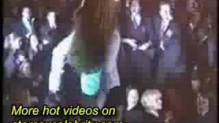 College  Sexy Striptease amateur hot hot !!