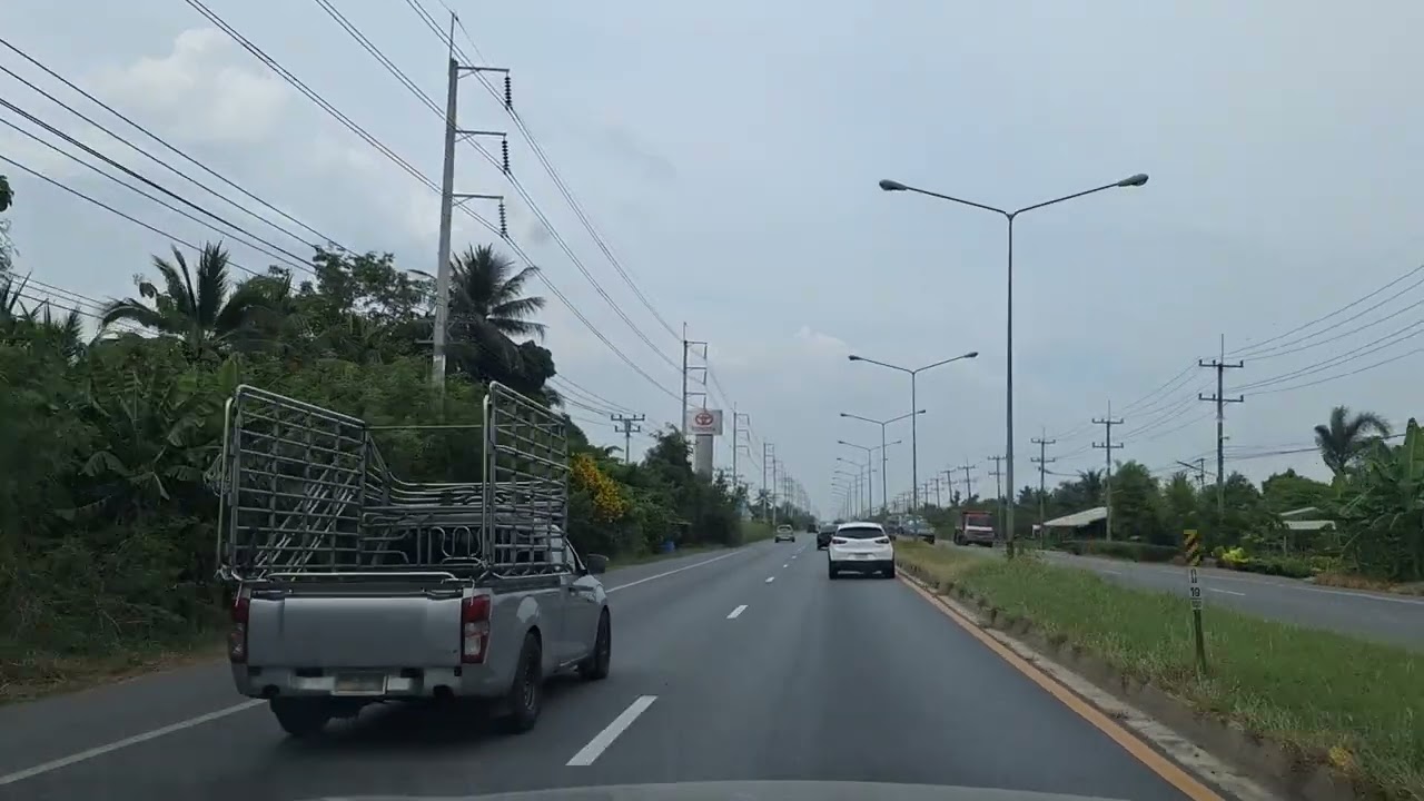 13.45 PM.At Amphoe Ban phaeo , SamutSakhon Provincial.