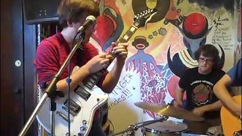 Snort- Defunct Criminals (Live at the Lottery Whale Sessions)