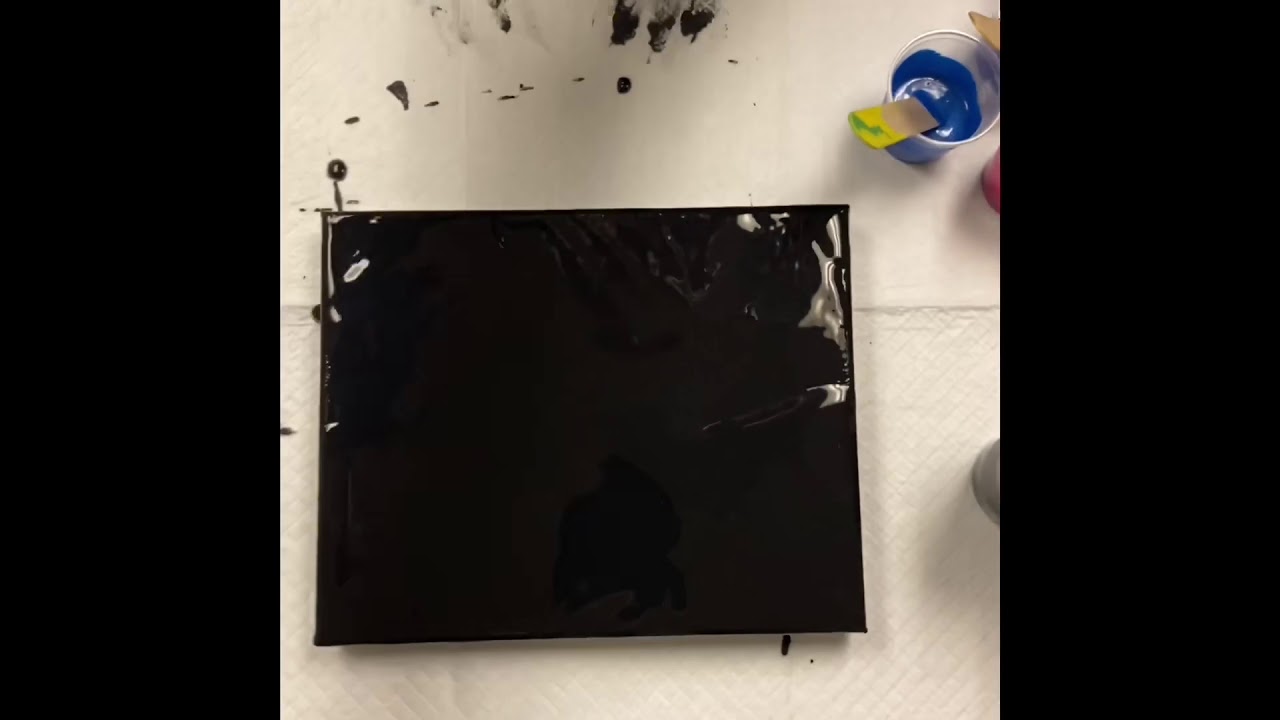 [01] Metallic flipcup with black negative space Acrylic Pouring ...