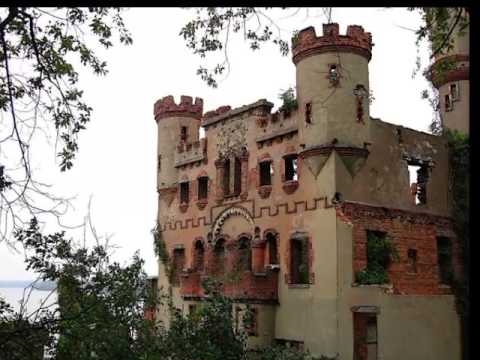 Bannerman Castle Pollepel Island Exporing Gallery New York