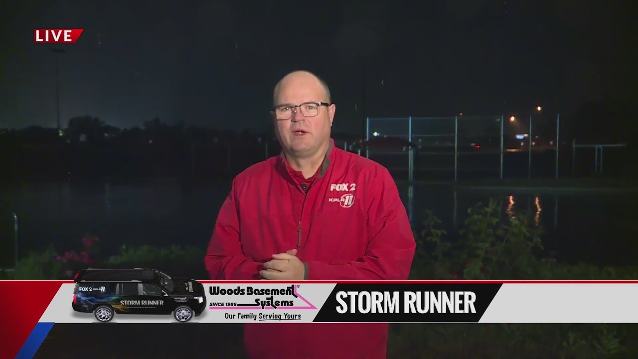 lots-of-lightning-in-chesterfield-behind-fox-2-s-extreme-weather