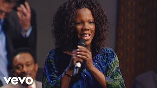 Video thumbnail of "Lynda Randle - Go Tell It On the Mountain [Live]"