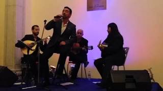 Video voorbeeld van "Pedro Galveias canta Diz o que queres"