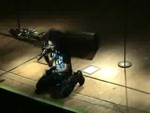 TOKIO HOTEL DALLAS 2008 BILL on his knees-RRG