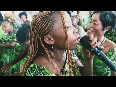 HONA NJINSI MWIMBAJI MDOGO HALIVYO SHANGAZA WATU KWENYE MKUTANO WA LE 01 08 2025