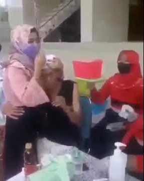 video lucu  kakek tegang di vaksin malah ngeremas Anu.. menang banyak 😂😂