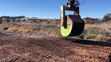 Flip Screen E80 Screener bucket, Mill balls screening