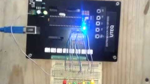 Entrenador PIC18F4550 UTEQ