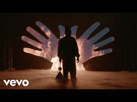 Elvana Gjata - Kuq e zi je ti (Official Music Video) ft. Flori