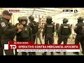 Decomisan mercancía pirata del Mundial tras operativo en Tepito
