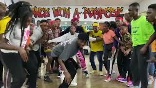 Dancegodlloyd ft Medikal - Sika dance video by Afrobeast screenshot 5